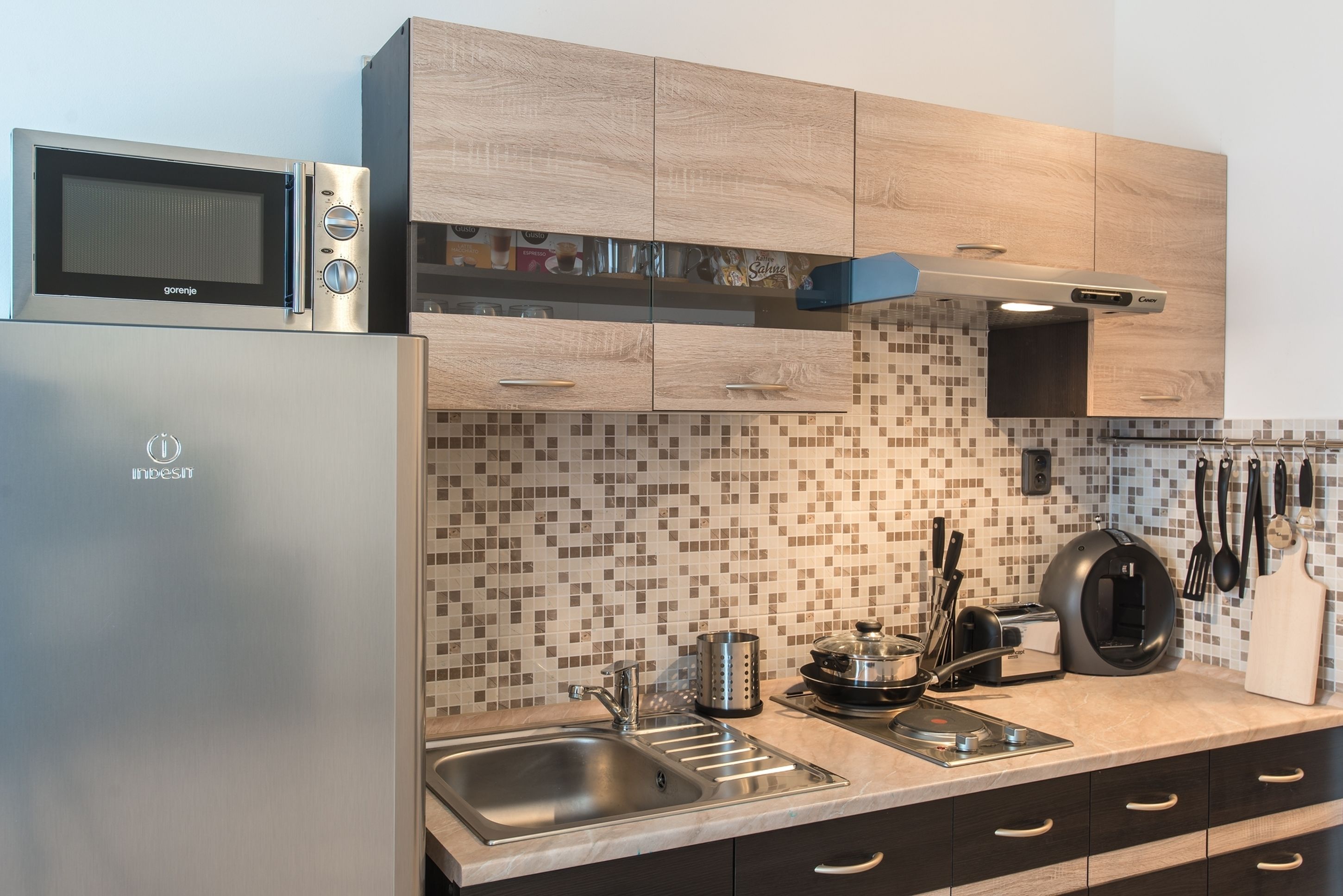 Studio Standar, 1 kamar tidur, dapur | Dapur pribadi | Lemari es, microwave, kompor, dan mesin pembuat kopi/teh