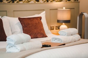 Schreibtisch, Bügeleisen/Bügelbrett, kostenloses WLAN, Bettwäsche