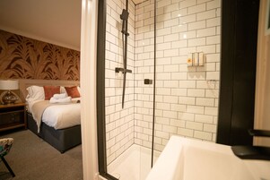 Desk, iron/ironing board, free WiFi, bed sheets