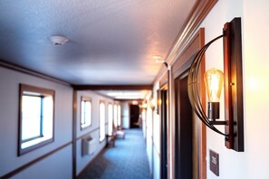 Interior detail - Ruttger's Birchmont Lodge (Bemidji)