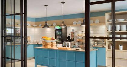 Country Inn & Suites by Radisson Asheville River Arts District