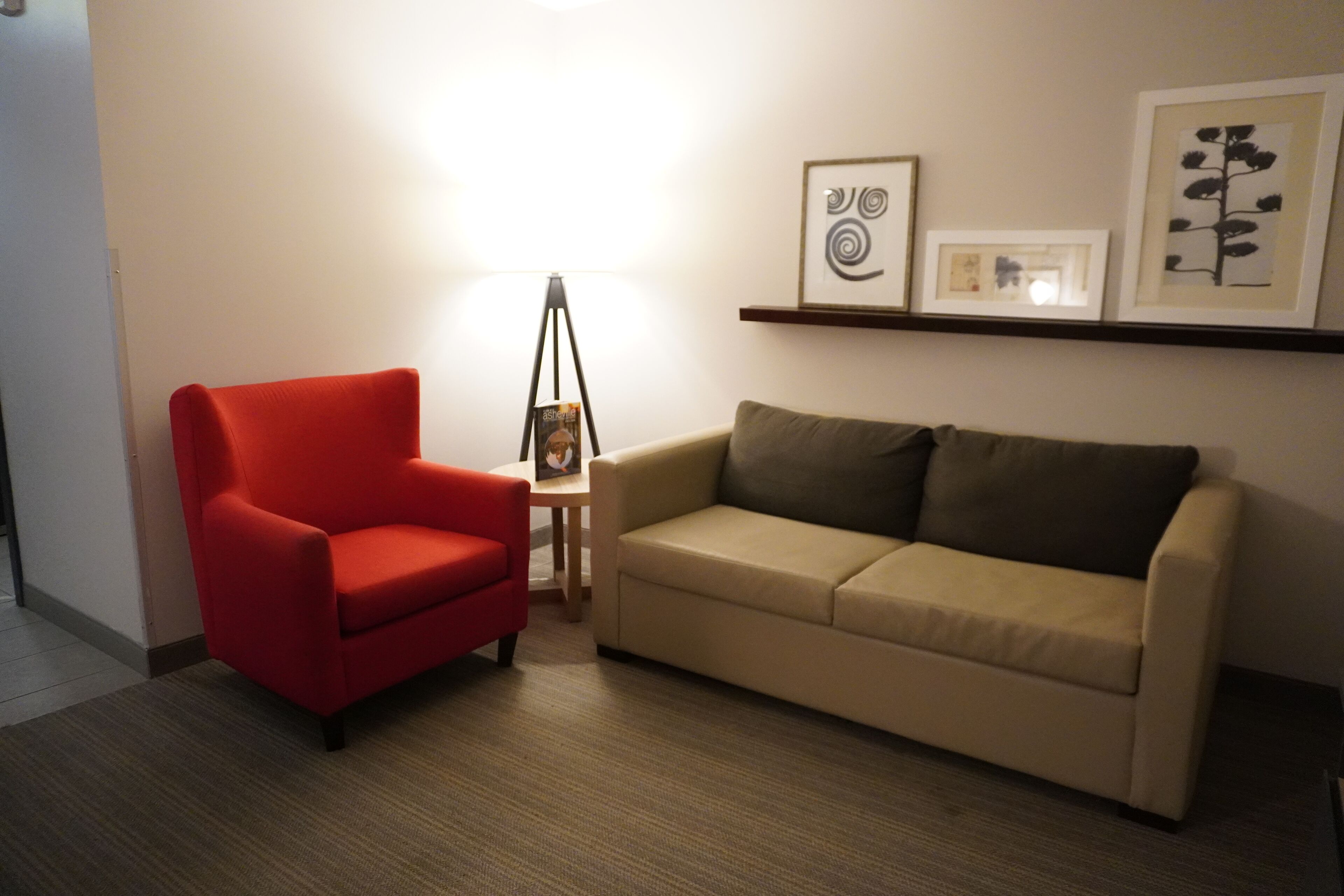 suite, 1 bedroom, non smoking | living area | lcd tv