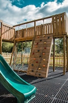Children’s play area – outdoor