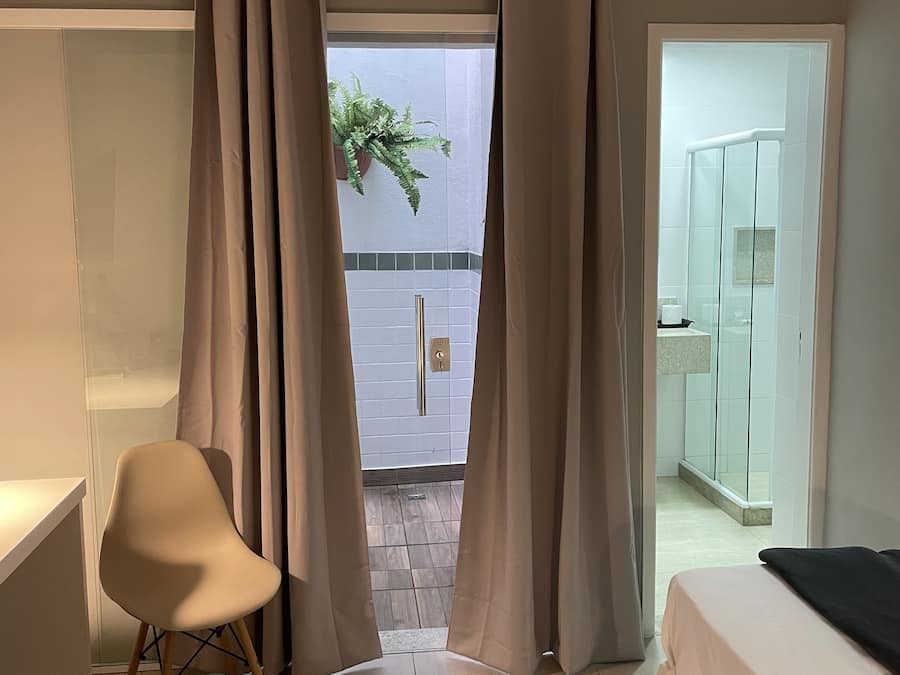 Standard Single Room | Minibar, individually decorated, desk, blackout drapes