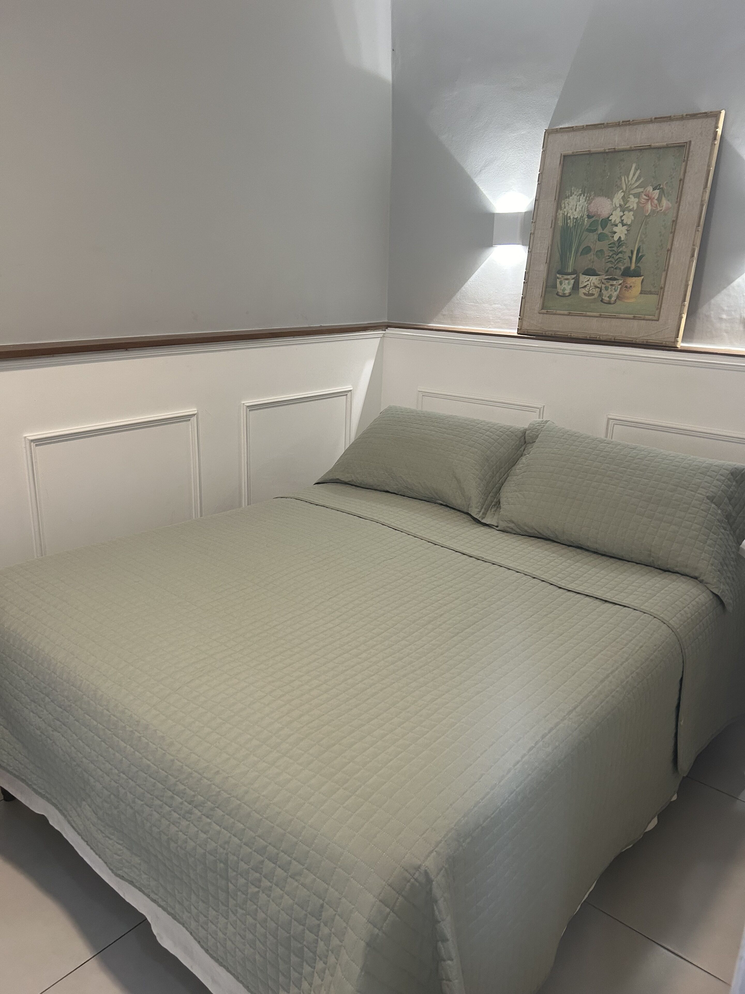 standard double room, 1 bedroom | minibar, individually decorated, desk, blackout curtains