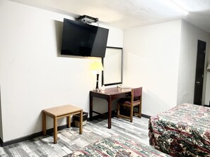 Chambre Standard, 2 lits doubles, non-fumeur | Bureau, accès au Wi-Fi (inclus), literie fournie