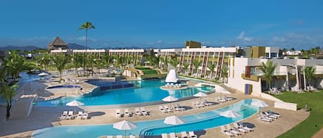 6 outdoor pools, open 7:00 AM to 6:00 PM, pool umbrellas, pool loungers