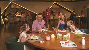 8 restaurants servant le dßner, spécialités Cuisine française