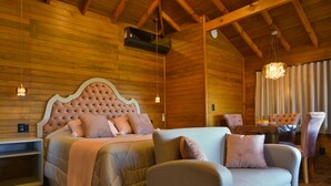 Romantic Cabin | 2 bilik tidur, seterika/papan seterika, Wi-fi percuma, cadar katil 