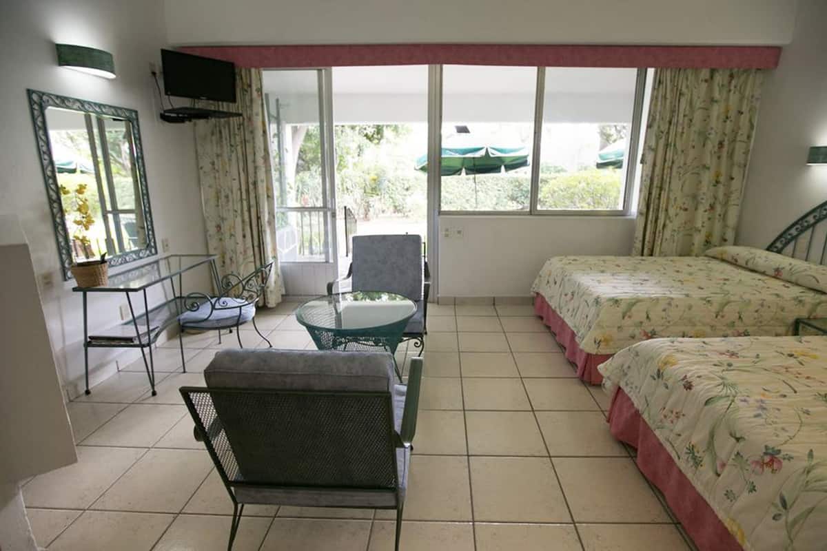 Habitación, 2 camas matrimoniales (Terraza B) | Ropa de cama de alta calidad y caja de seguridad en la habitación