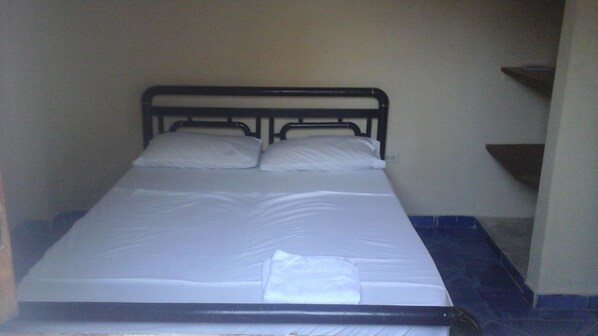 Rollaway beds, free WiFi