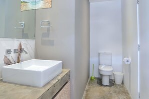 Villa, 4 chambres | Salle de bain
