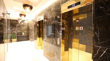 Check-in/check-out kiosk