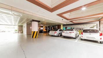 Estacionamiento gratis, valet parking gratis