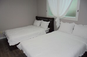 4 habitaciones, cortinas blackout y sistema de insonorización