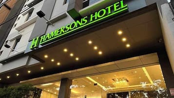 Mặt tiền nơi lưu trú