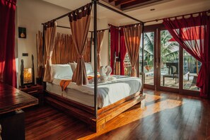 Villa, 3 slaapkamers, privézwembad (AC in Bedroom Only) | Een kluis op de kamer, een bureau, geluiddichte muren
