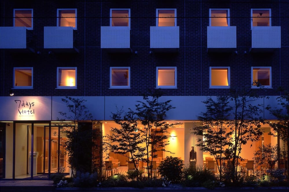 7 Days Hotel