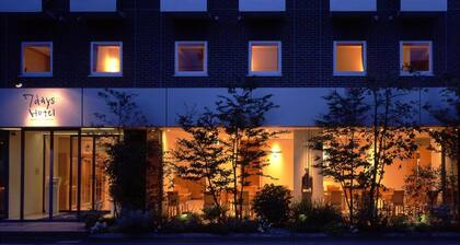 7 Days Hotel