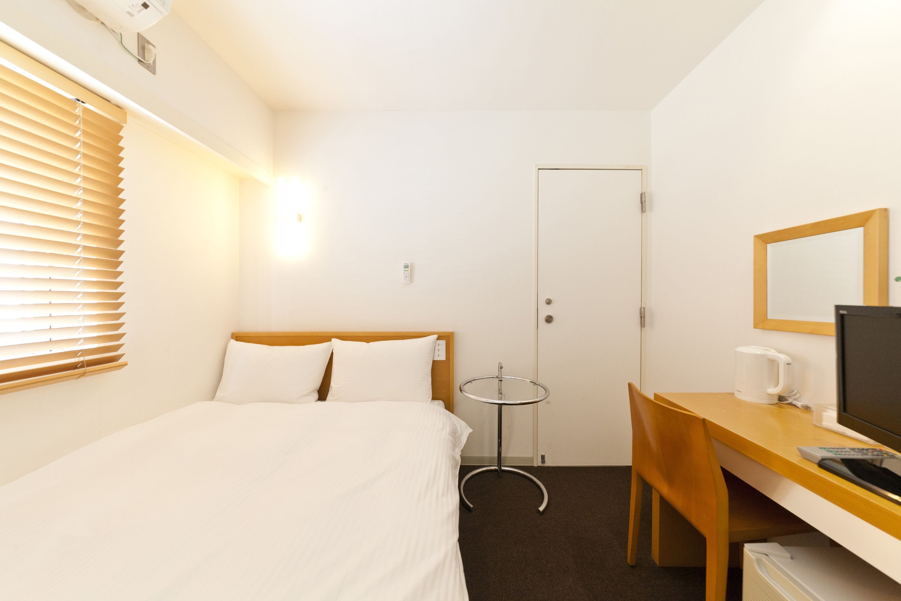double room, smoking | desk, free wifi