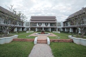 Property grounds - Wiang Kaew Hotel (Phu Phiang)