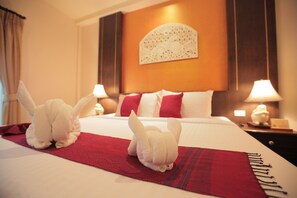 Superior Room | Minibar, in-room safe, desk, blackout drapes - Wiang Kaew Hotel (Phu Phiang)