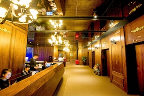 Quầy hỗ trợ khách