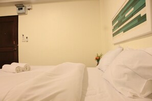 スタンダード ダブルルーム ダブルベッド 1 台 | WiFi (無料)