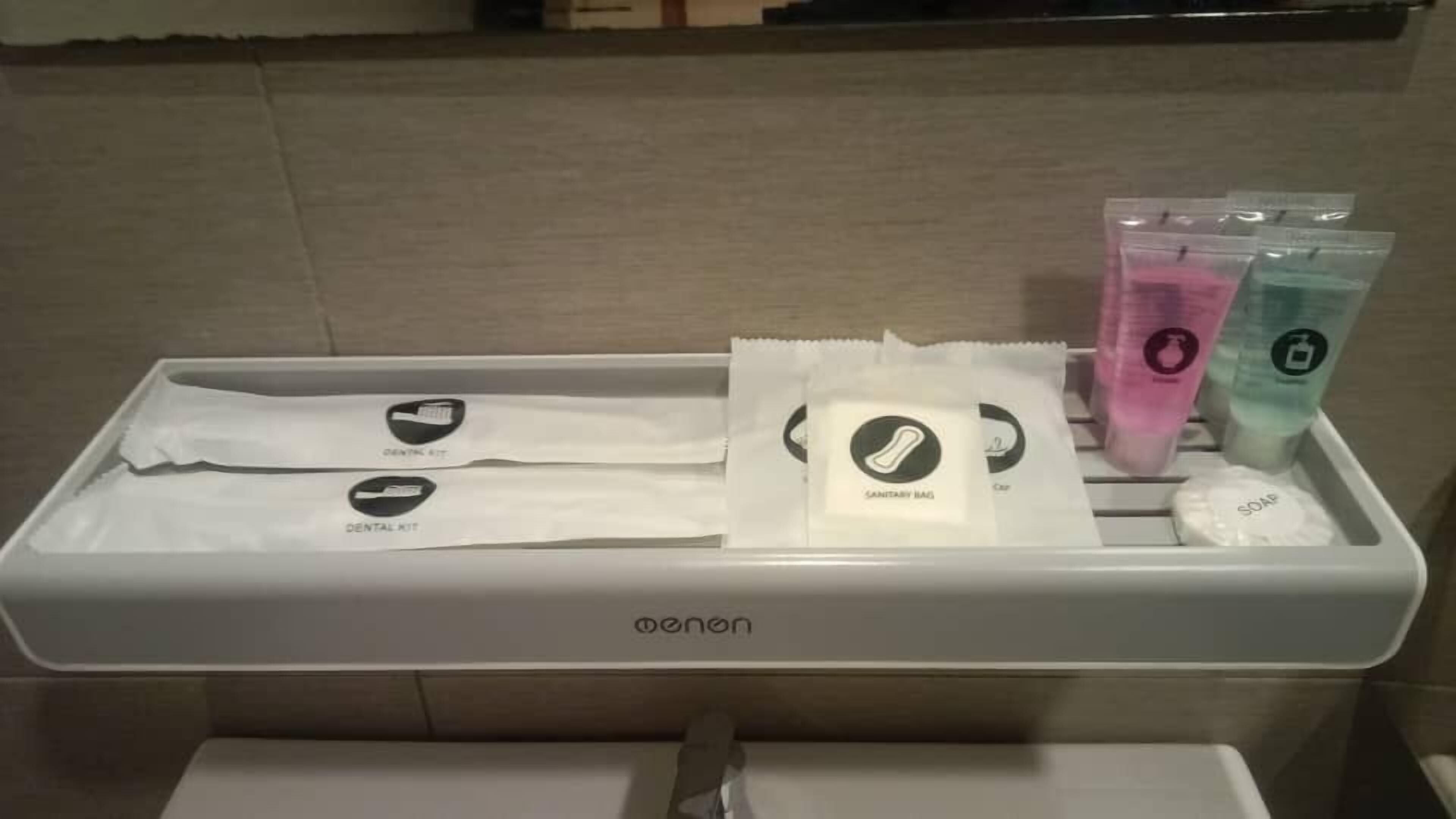 standard twin room | 1 bedroom, minibar, in-room safe, desk