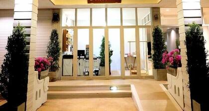 Baan Iyara Boutique City Hotel