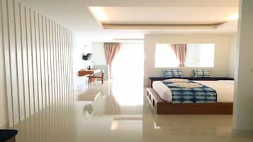 Suite Double Bed | Free minibar, desk, rollaway beds, free WiFi