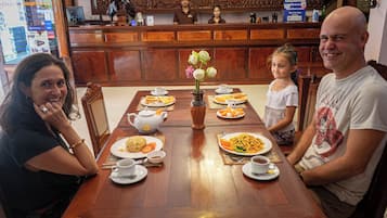 Breakfast, lunch, dinner served; international cuisine