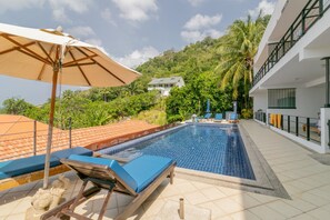 Outdoor pool, sun loungers