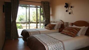 Premium bedding, minibar, WiFi