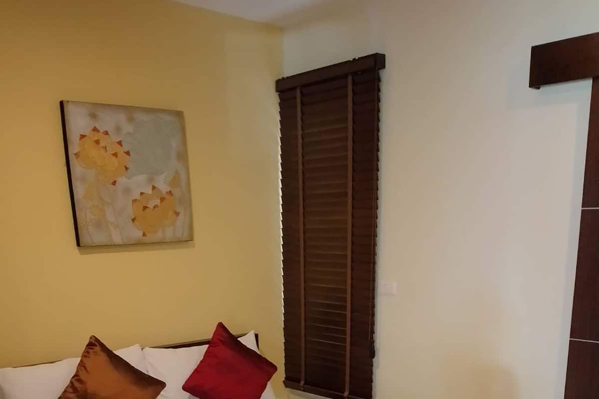 Penthouse 3 bedrooms | Safe på rommet, skrivebord, strykejern/-brett og wi-fi (inkludert)