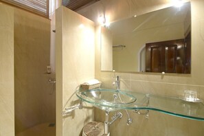 Villa, 5 Schlafzimmer (Villa, 5 Bedrooms(4 double and 1twin)) | Badezimmer