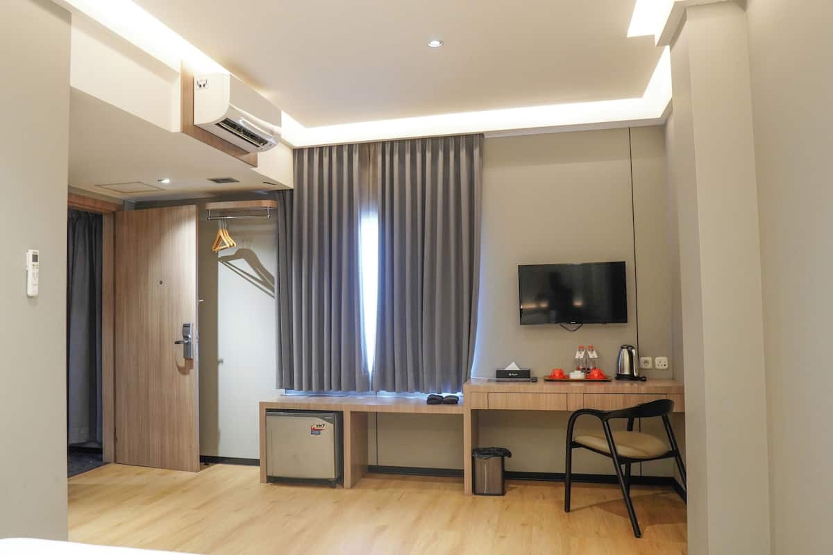 Chambre Confort | Bureau, espace de travail pour ordinateurs portables