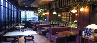 New Hollywood Hotel