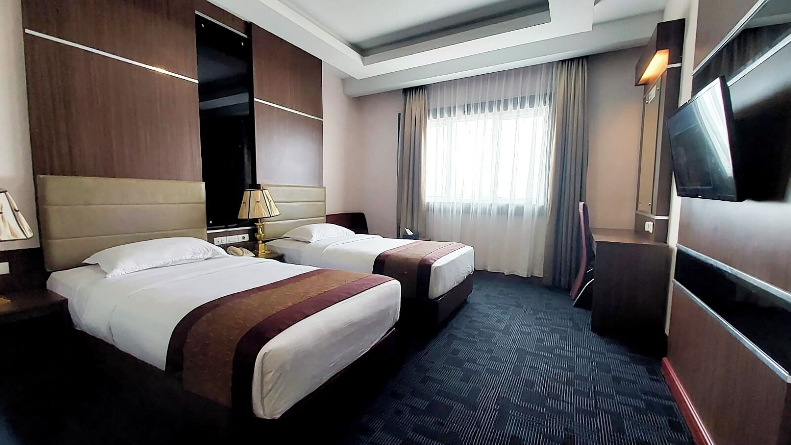 Business Twin kamer | Een bureau, een laptopwerkplek, gratis wifi, beddengoed