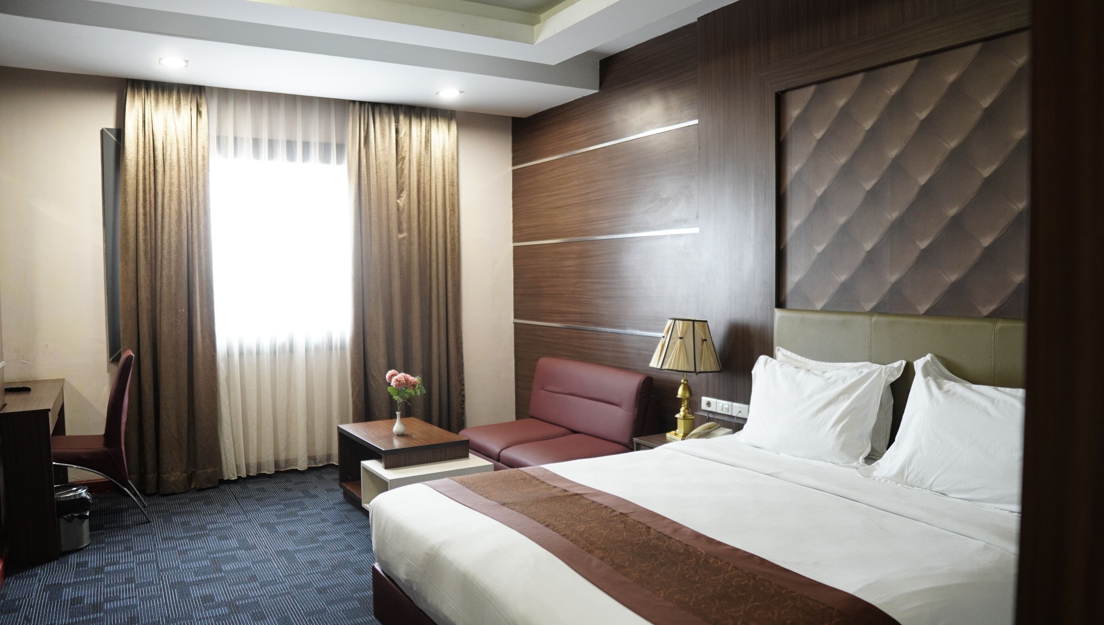 商務雙人房 | 書桌、免費 Wi-Fi、床單