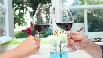 Breakfast and dinner served, local cuisine