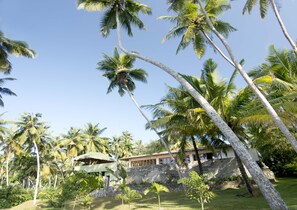 Property grounds - Kumara (Weligama)