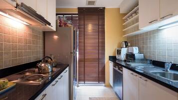 3 Bedroom Pool View | Private kitchen