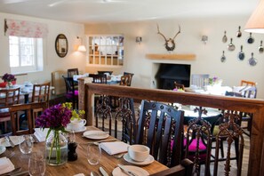 Dining - The White Hart, Overton (Basingstoke)
