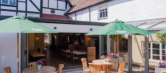 The White Hart, Overton