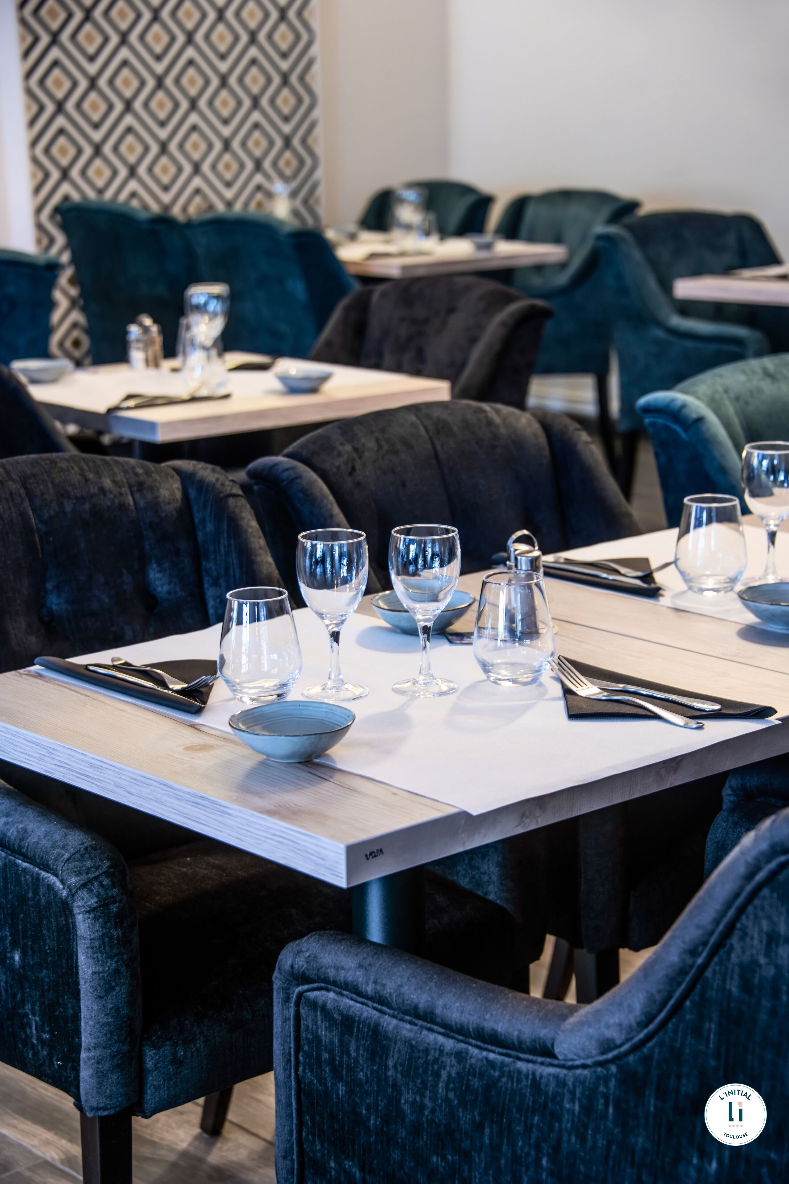 breakfast and dinner served, french cuisine