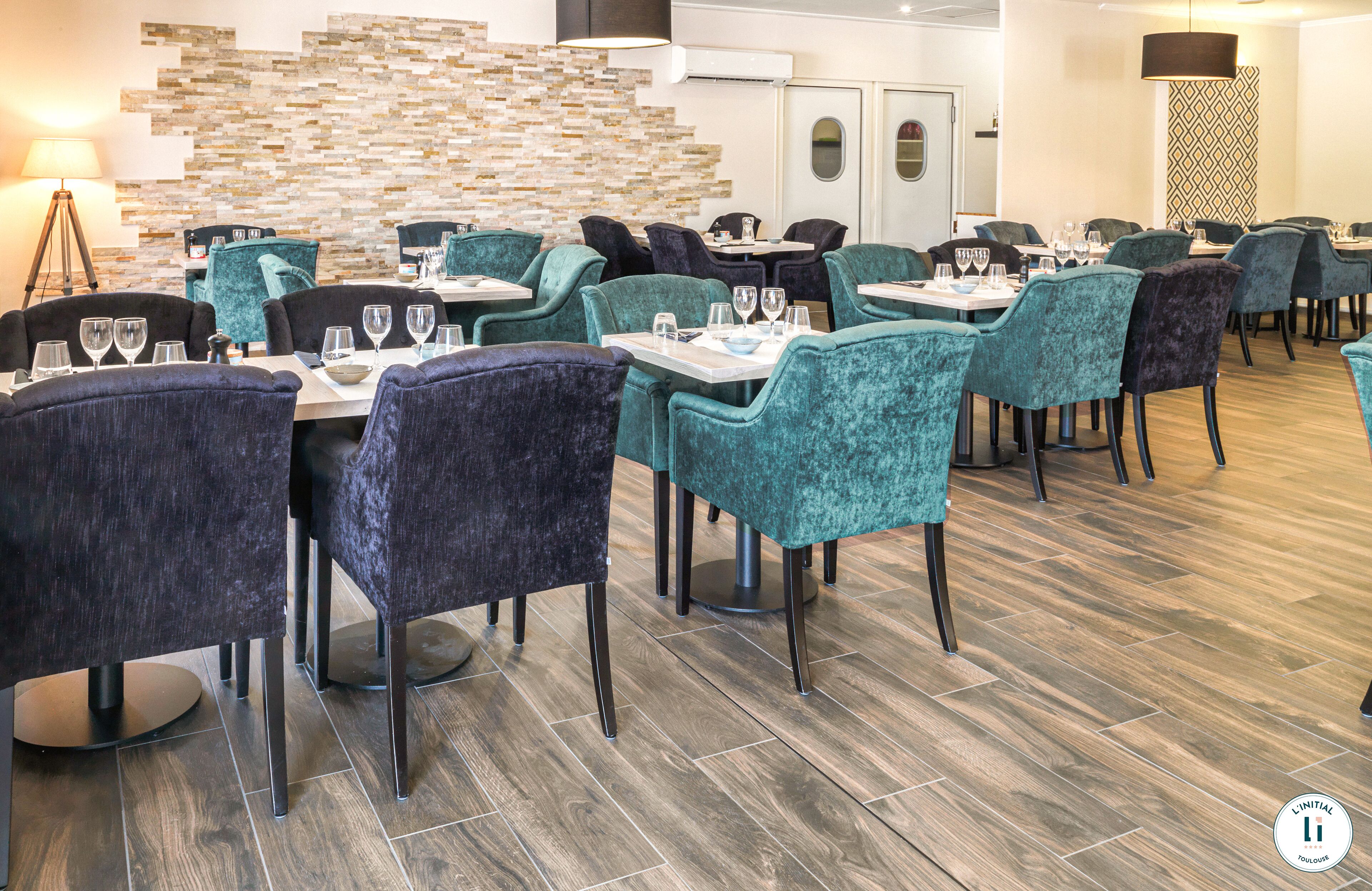 breakfast and dinner served, french cuisine