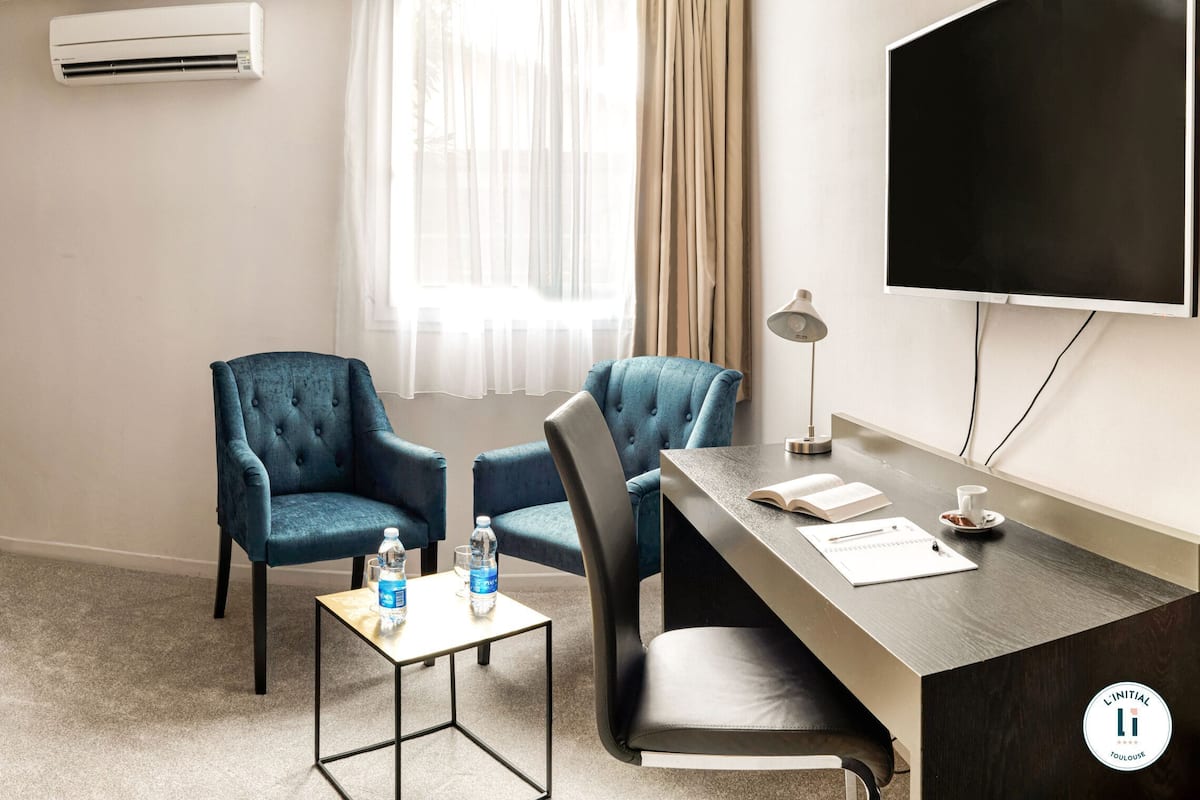 In-room safe, desk, laptop workspace, blackout drapes