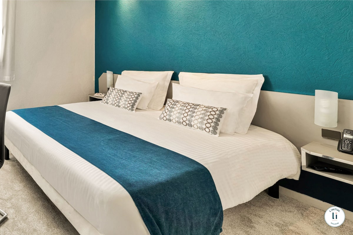 superior room, 1 double bed | 1 bedroom, in-room safe, desk, laptop workspace