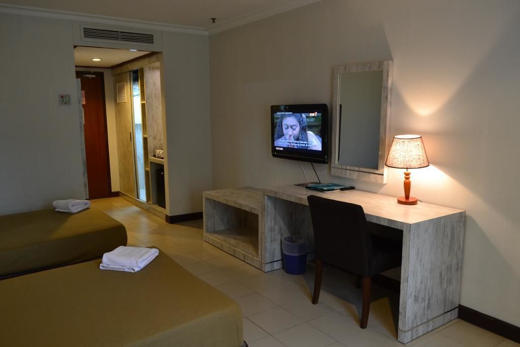 Minibar, in-room safe, desk, blackout curtains